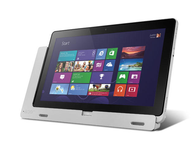 Таблети Acer Iconia Tab W700 64GB, сребрист цвят, клавиатура, калъф